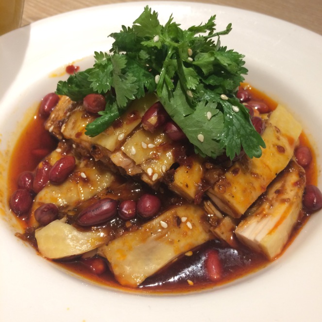 Spicy chicken with nuts 